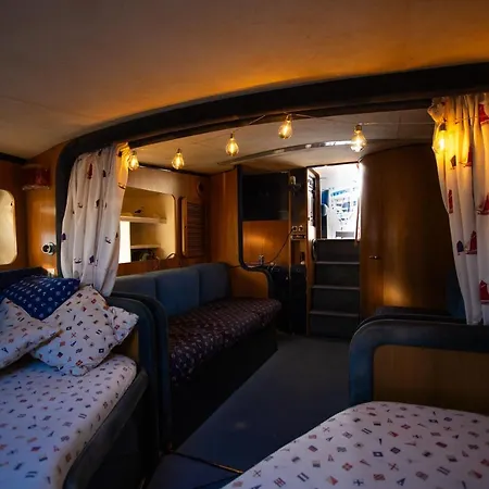 Magno Ii Boat Hotel na wodzie